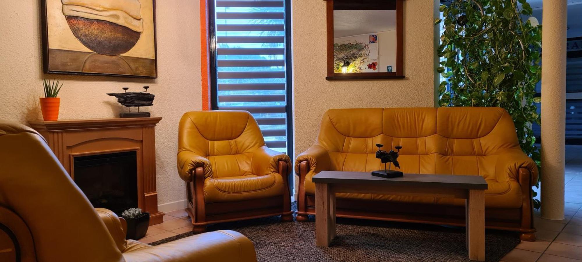 Hotel L'Etoile Aeroport - A61 Carcassonne Buitenkant foto