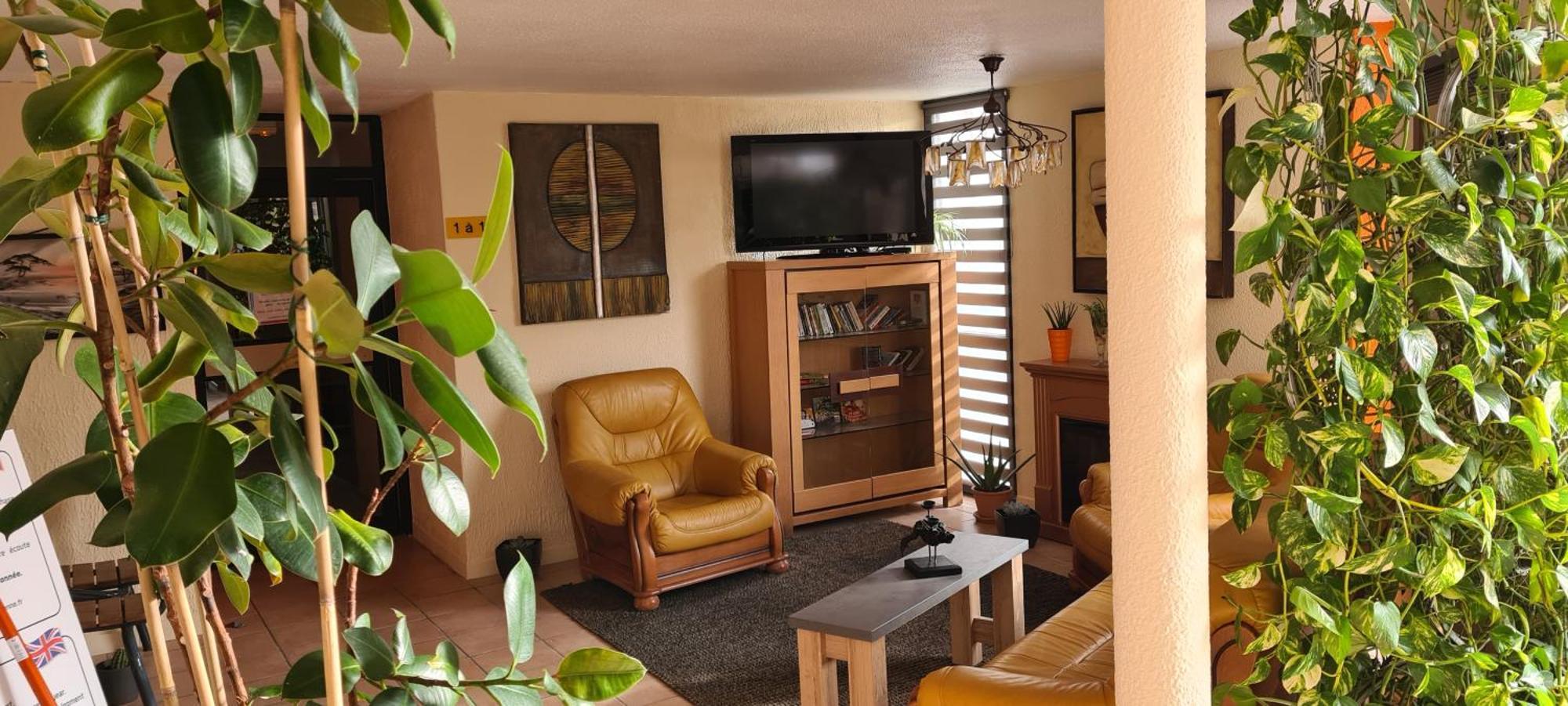 Hotel L'Etoile Aeroport - A61 Carcassonne Buitenkant foto