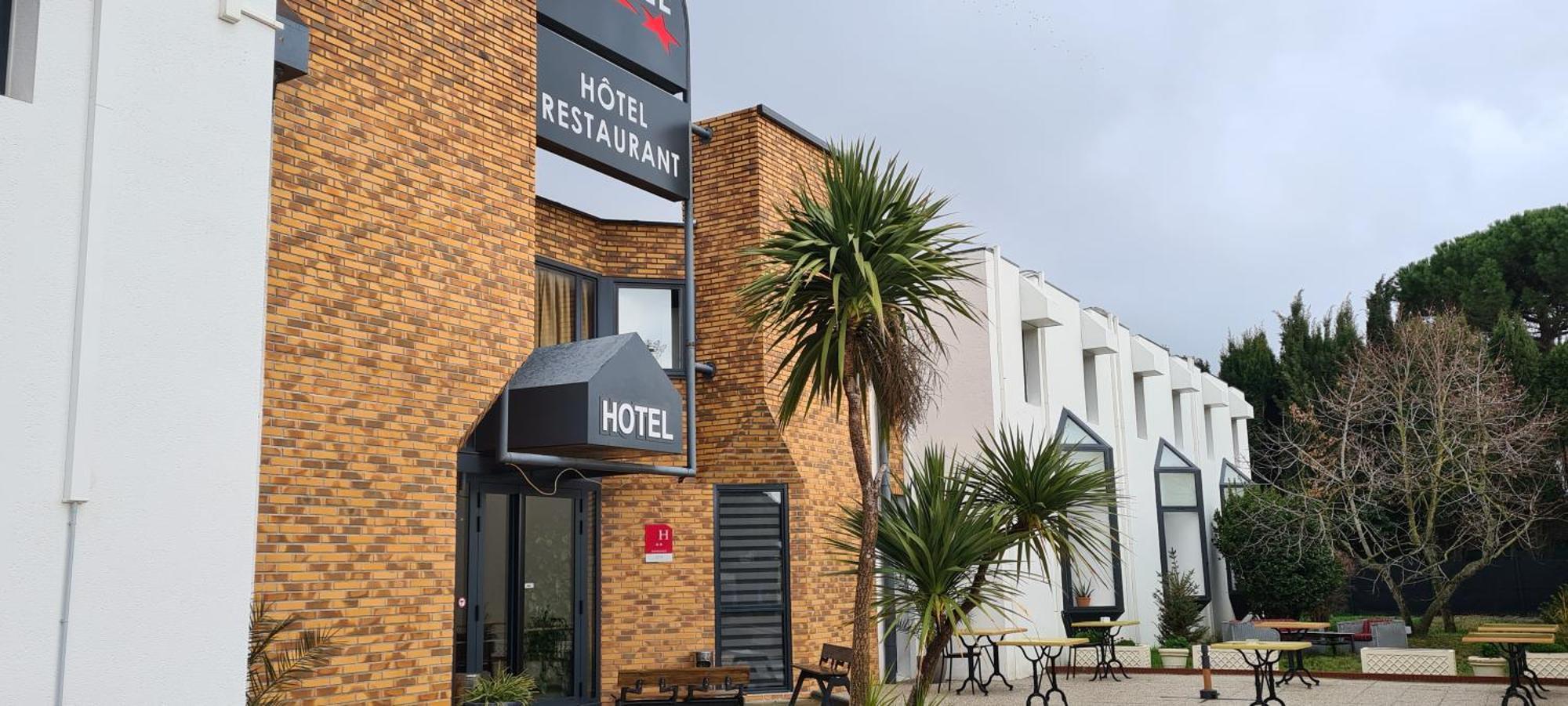 Hotel L'Etoile Aeroport - A61 Carcassonne Buitenkant foto