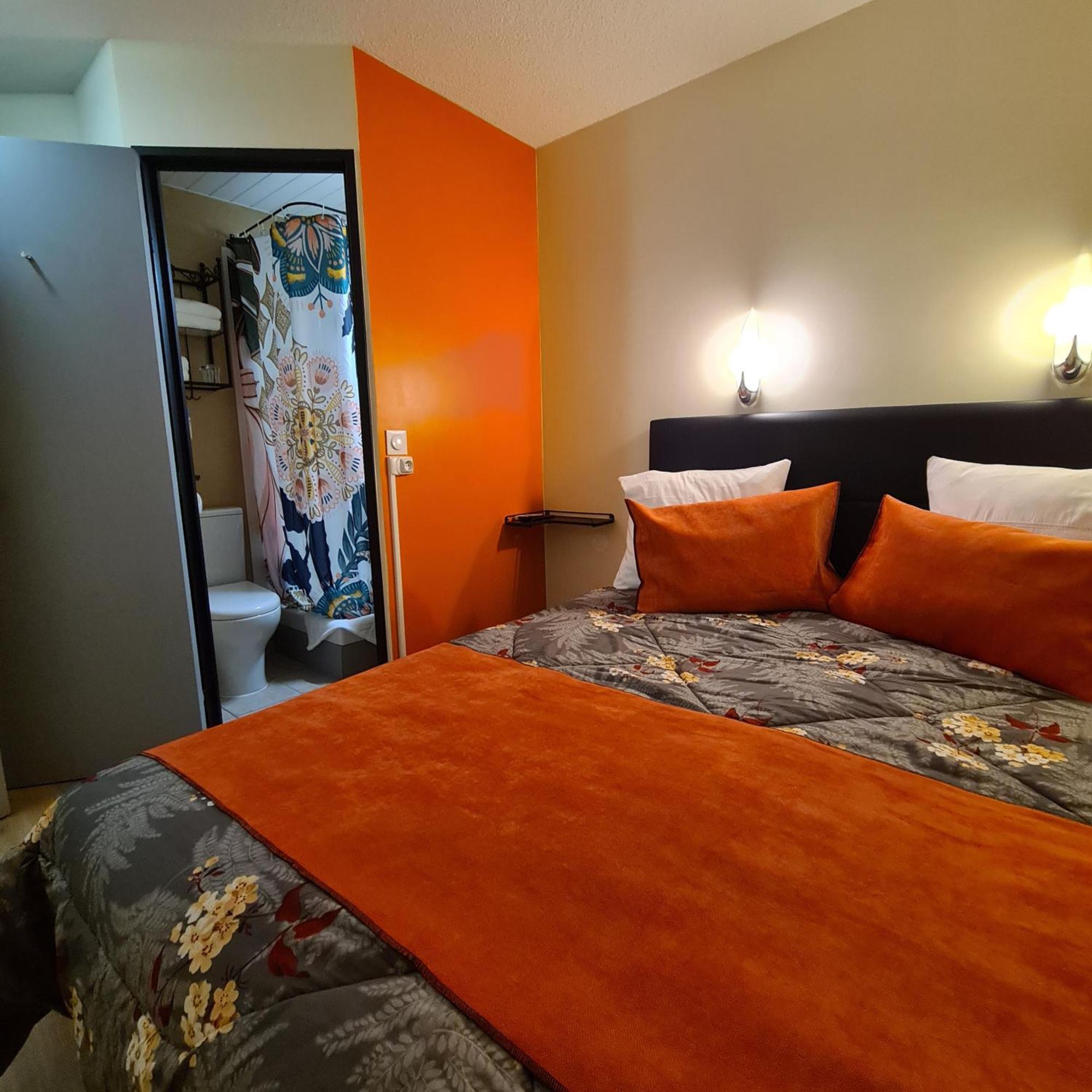 Hotel L'Etoile Aeroport - A61 Carcassonne Buitenkant foto
