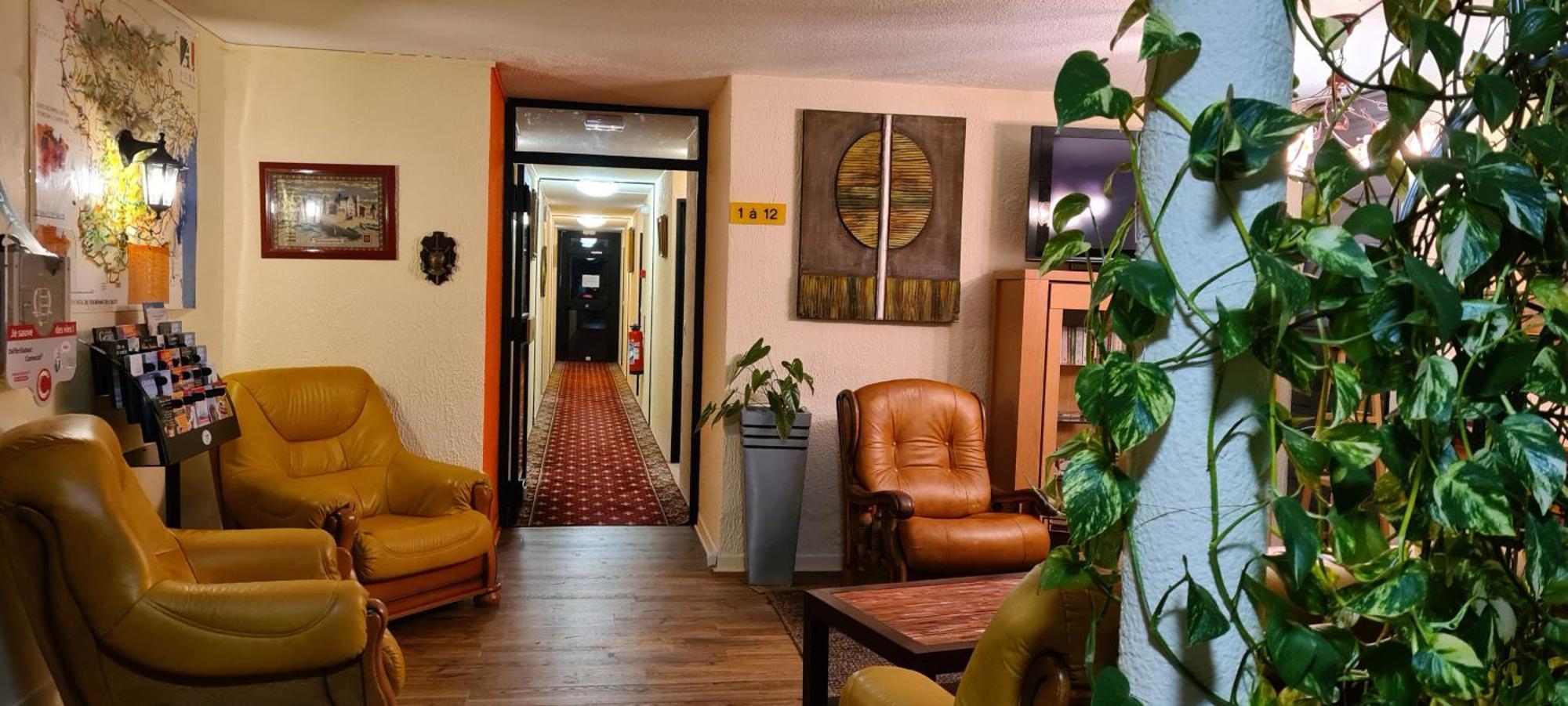 Hotel L'Etoile Aeroport - A61 Carcassonne Buitenkant foto